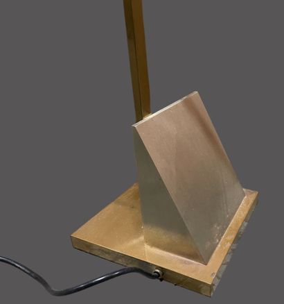 Lampadaire en métal doré
Travail contemporain
H...
