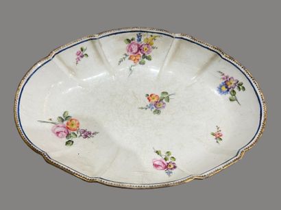 Vincennes
Compotier ovale en porcelaine à...