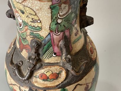 Vase Nankin à décor de guerriers
H :34 cm
Petit...