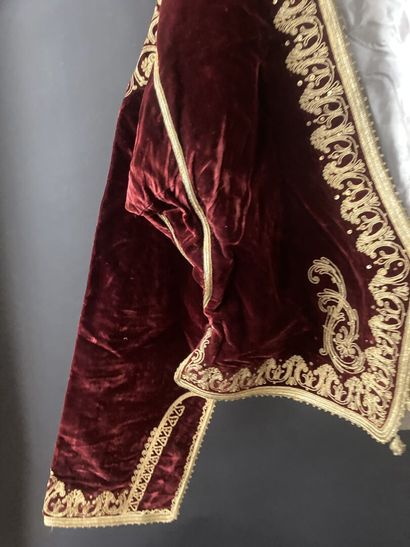 Veste courte et paire de mules en velours...