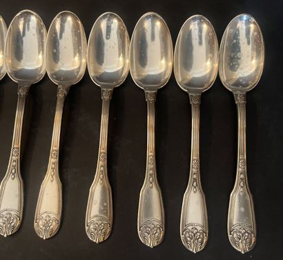 Partie de ménagère de couverts en argent...