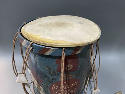 Tambour en bois peint 