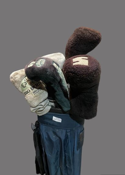 4 sacs de golf en toile et cuir comprenant...