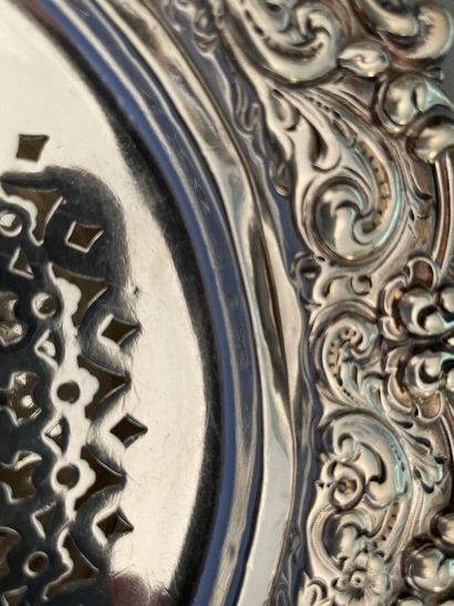 Brule parfum en argent anglais à décor de...