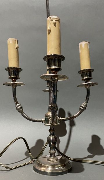 Lot de bibelots :
Lampe bouillotte en bronze...
