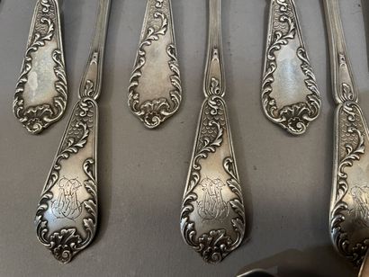 Lot de couverts en argent comprenant :
2...