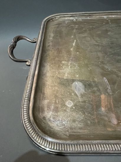 Plateau de service en métal argenté à frise...