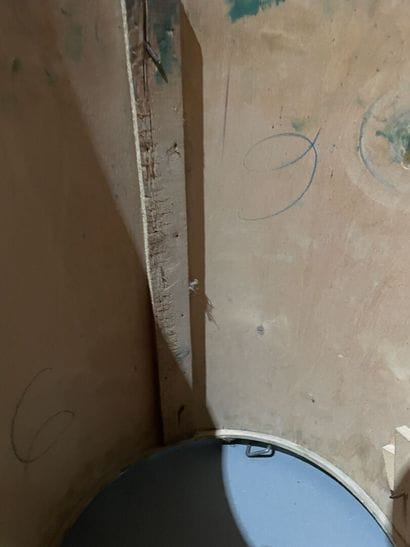 Tambour en bois peint 