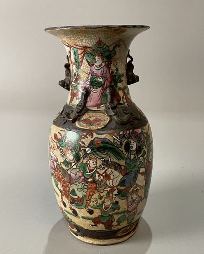 Vase Nankin à décor de guerriers
H :34 cm
Petit...