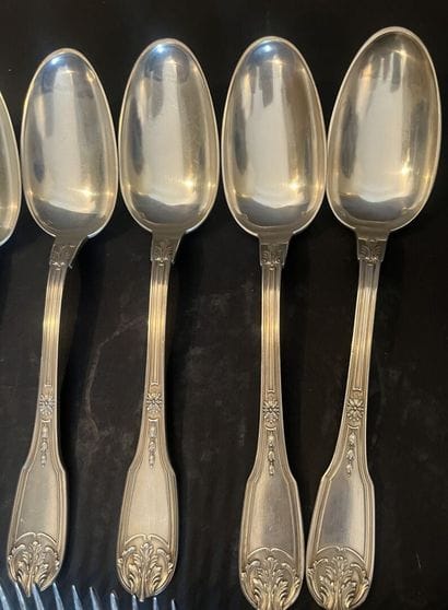 Partie de ménagère de couverts en argent...