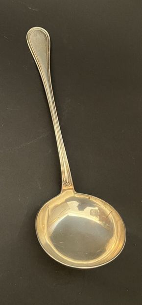 Louche en argent modèle à filet, chiffrée...