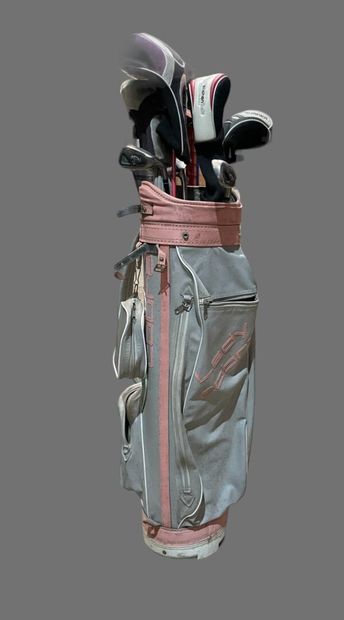 4 sacs de golf en toile et cuir comprenant...