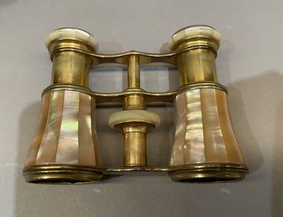 Lot de bibelots comprenant nécessaire de...