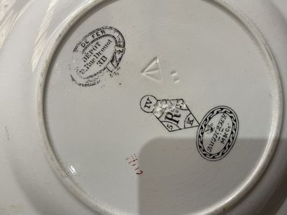 Lot de vaisselle diverse et dépareillée :...