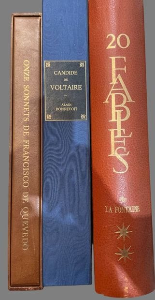 Lot of bound and paperback books,
mainly...