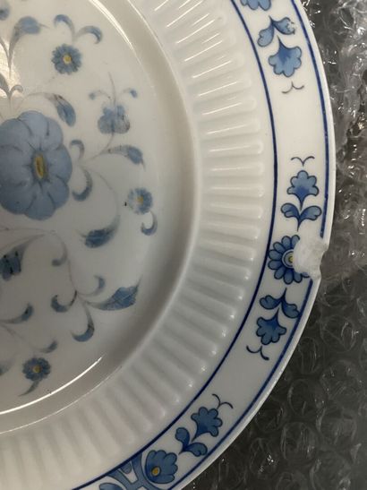 Parties de service de table en porcelaine...