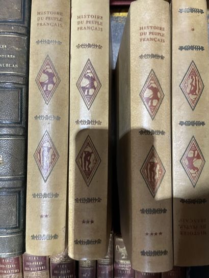 Lot of bound and paperback books,
mainly...
