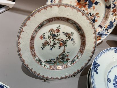 Deux assiettes en porcelaine émaillé Imari....