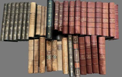 Lot of bound and paperback books,
mainly...
