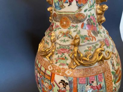 Important vase balustre en porcelaine de...