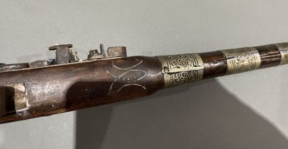 Pistolet en bois et incrustation d'os et...