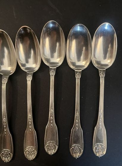 Partie de ménagère de couverts en argent...