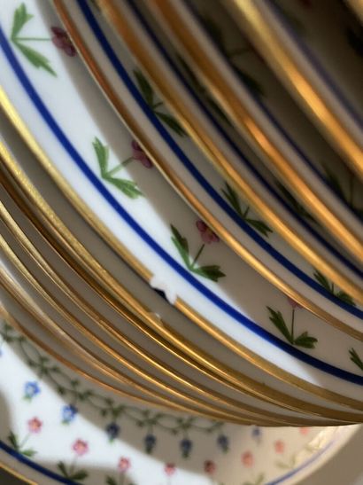 Parties de service de table en porcelaine...