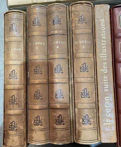 Lot of bound and paperback books,
mainly...