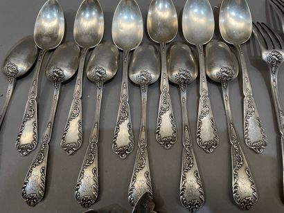 Lot de couverts en argent comprenant :
2...