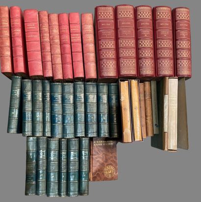 Lot of bound and paperback books,
mainly...
