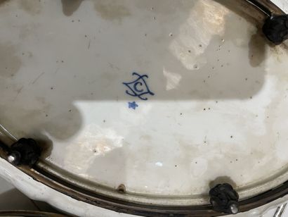 Vincennes
Compotier ovale en porcelaine à...