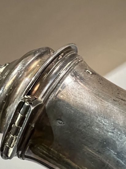 Lot en argent comprenant : 
- Une monture...