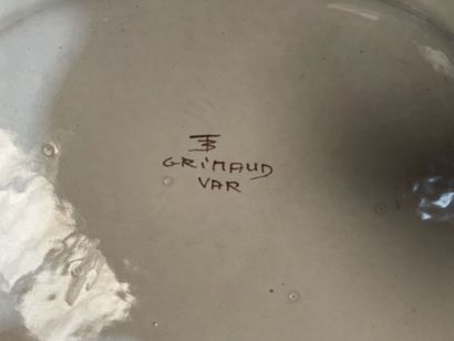 Lot de céramiques : plat en barbotine, cache-pots,...
