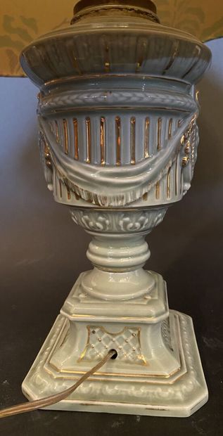Paire de pieds de lampe en céramique en forme...