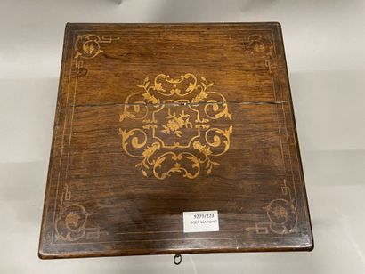 Rosewood and holly liquor box.
Louis Philippe...