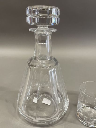BACCARAT 
Crystal decanter and stopper.
H...
