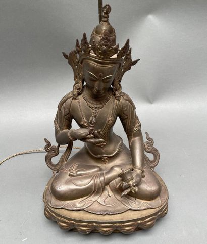 Gilded metal Buddha lamp in the taste of...