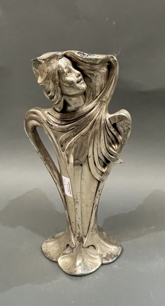 Lot of trinkets :
Silver-plated two-light...