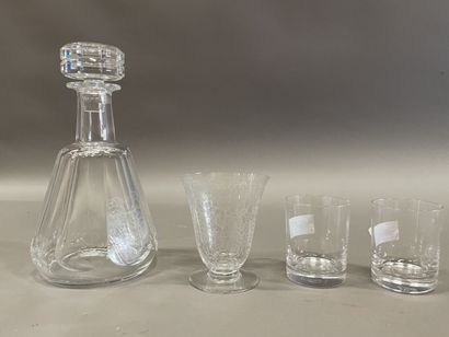 BACCARAT 
Crystal decanter and stopper.
H...