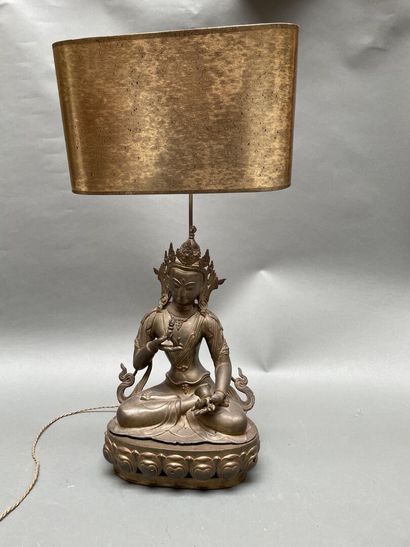 Gilded metal Buddha lamp in the taste of...