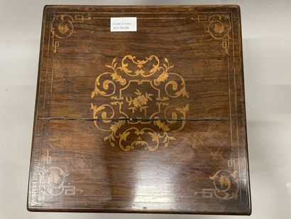 Rosewood and holly liquor box.
Louis Philippe...