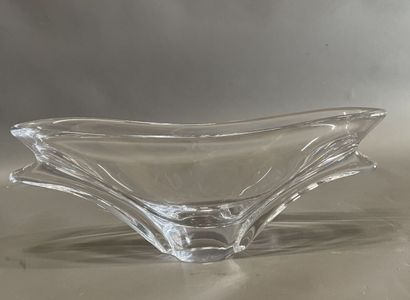 DAUM France
Shuttle-shaped molded crystal...