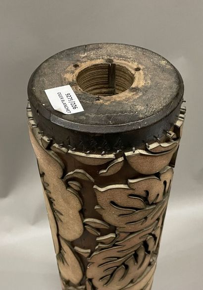 Flower print roll.
52 x 14 cm.