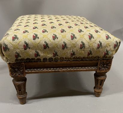 Lot of trinkets: Pair of candlesticks, stool...
