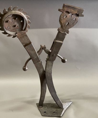 Modern school
Child couple 
Cast-iron sculpture...