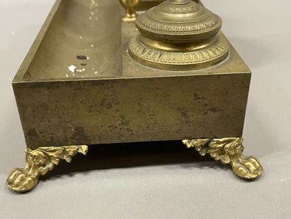 Bronze inkwell, Charles X style.
12.5 x 25...