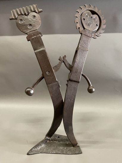 Modern school
Child couple 
Cast-iron sculpture...