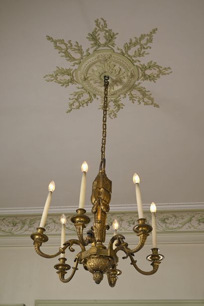 Gilt bronze chandelier decorated with acanthus...