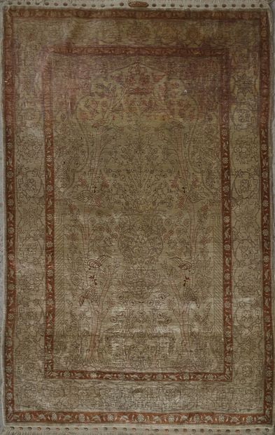 Hereké silk carpet with metallic thread embellishment
(silk...