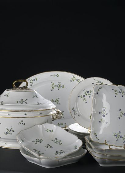 Porcelain service set decorated with barbel...